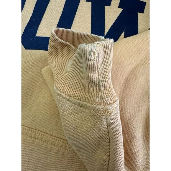 Vintage Iowa Hawkeyes Hoodie Mens Small Yellow Pullover Distressed Logo‎ Y2K - Picture 9 of 12